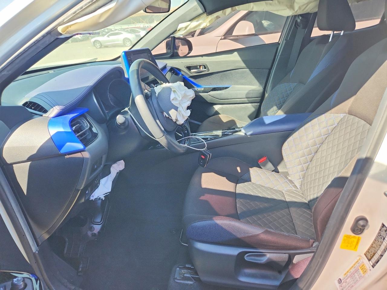 2020 Toyota C-Hr Xle - zdjęcie 7