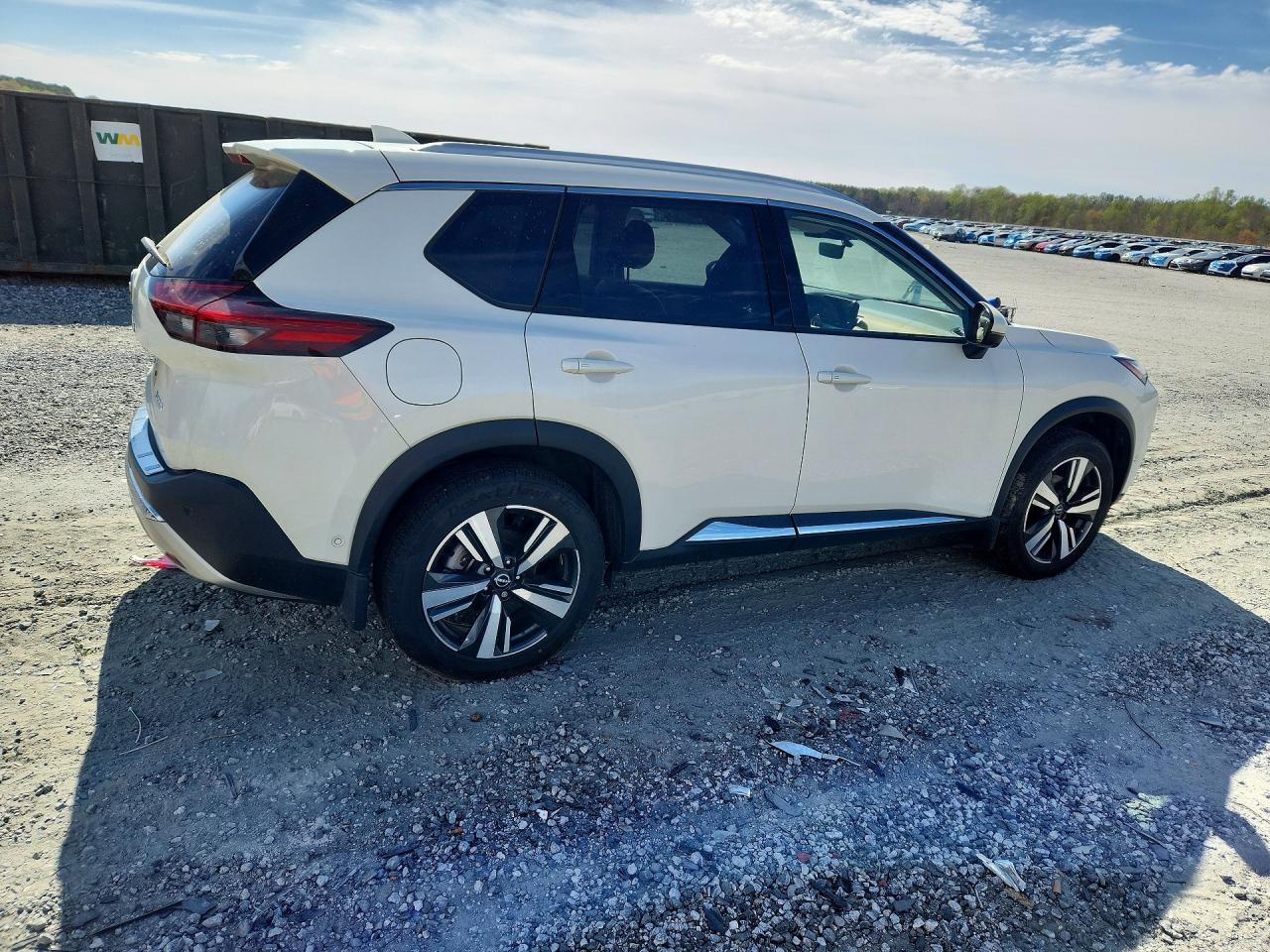 2022 Nissan Rogue Platinum - zdjęcie 3