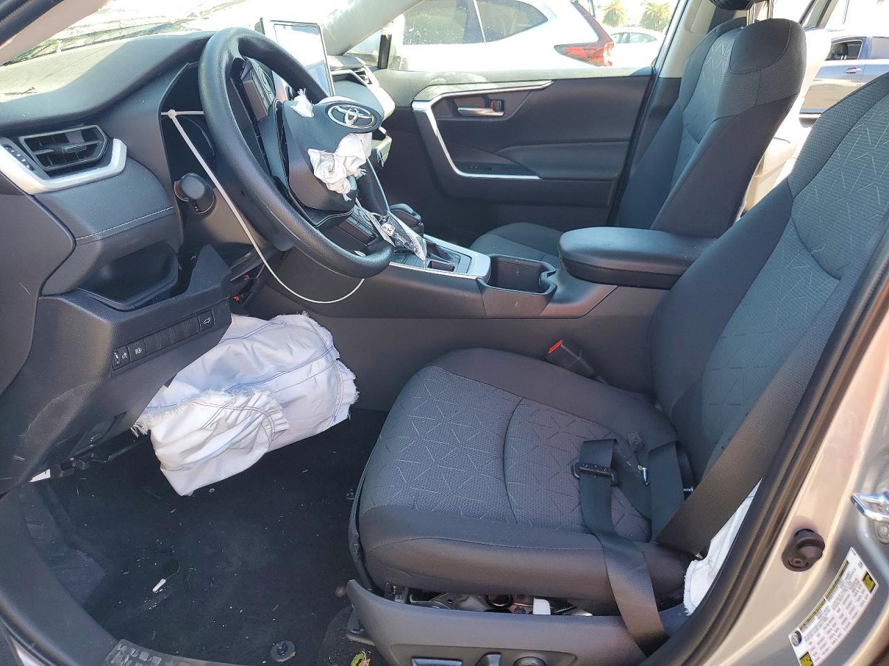 2025 Toyota Rav4 Xle - zdjęcie 7