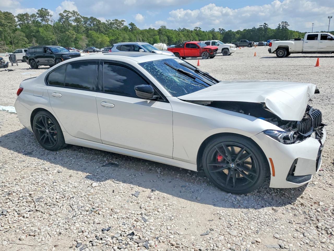 2023 BMW 330I - zdjęcie 4