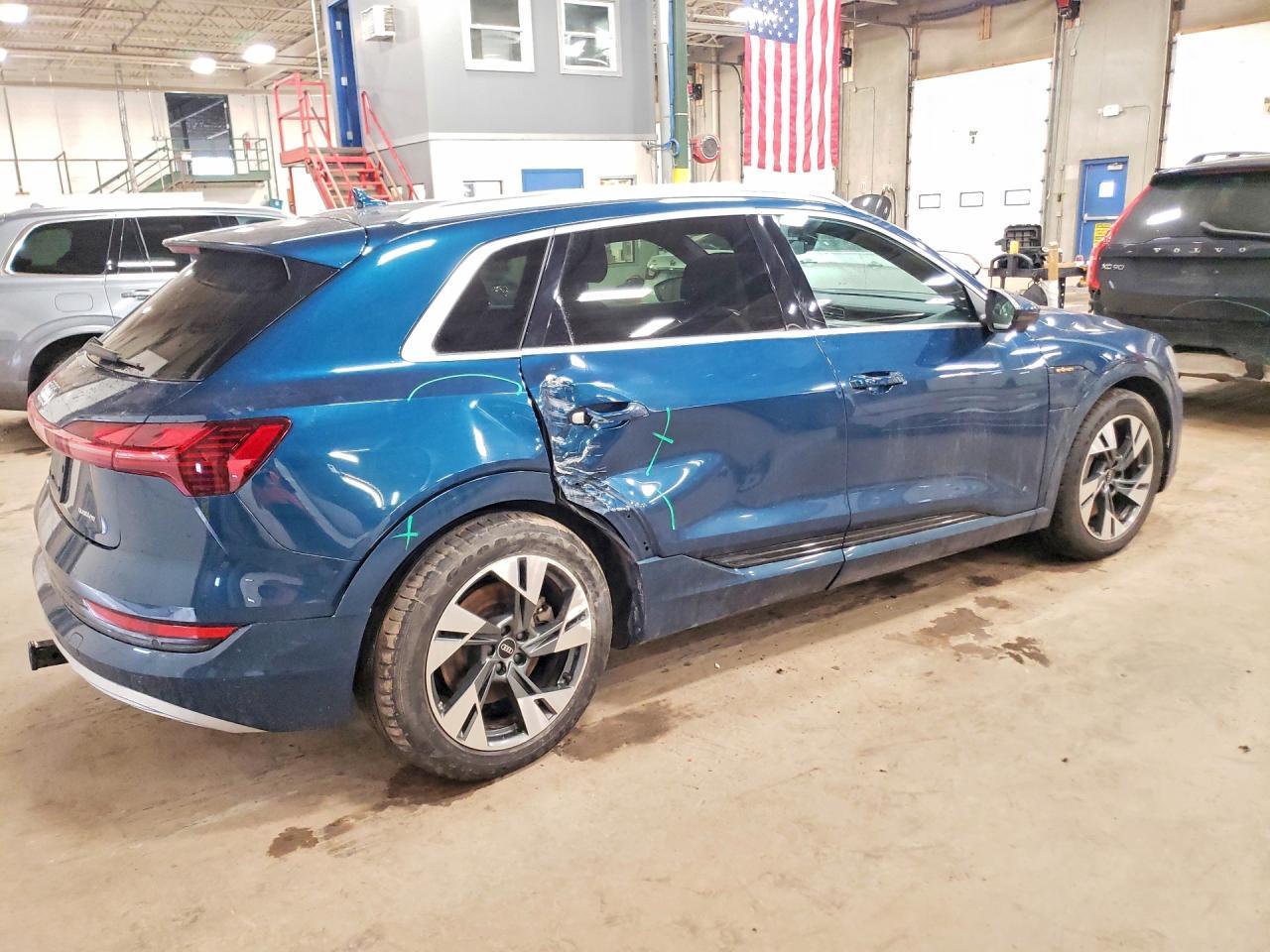 2022 Audi E-Tron Premium Plus - zdjęcie 3