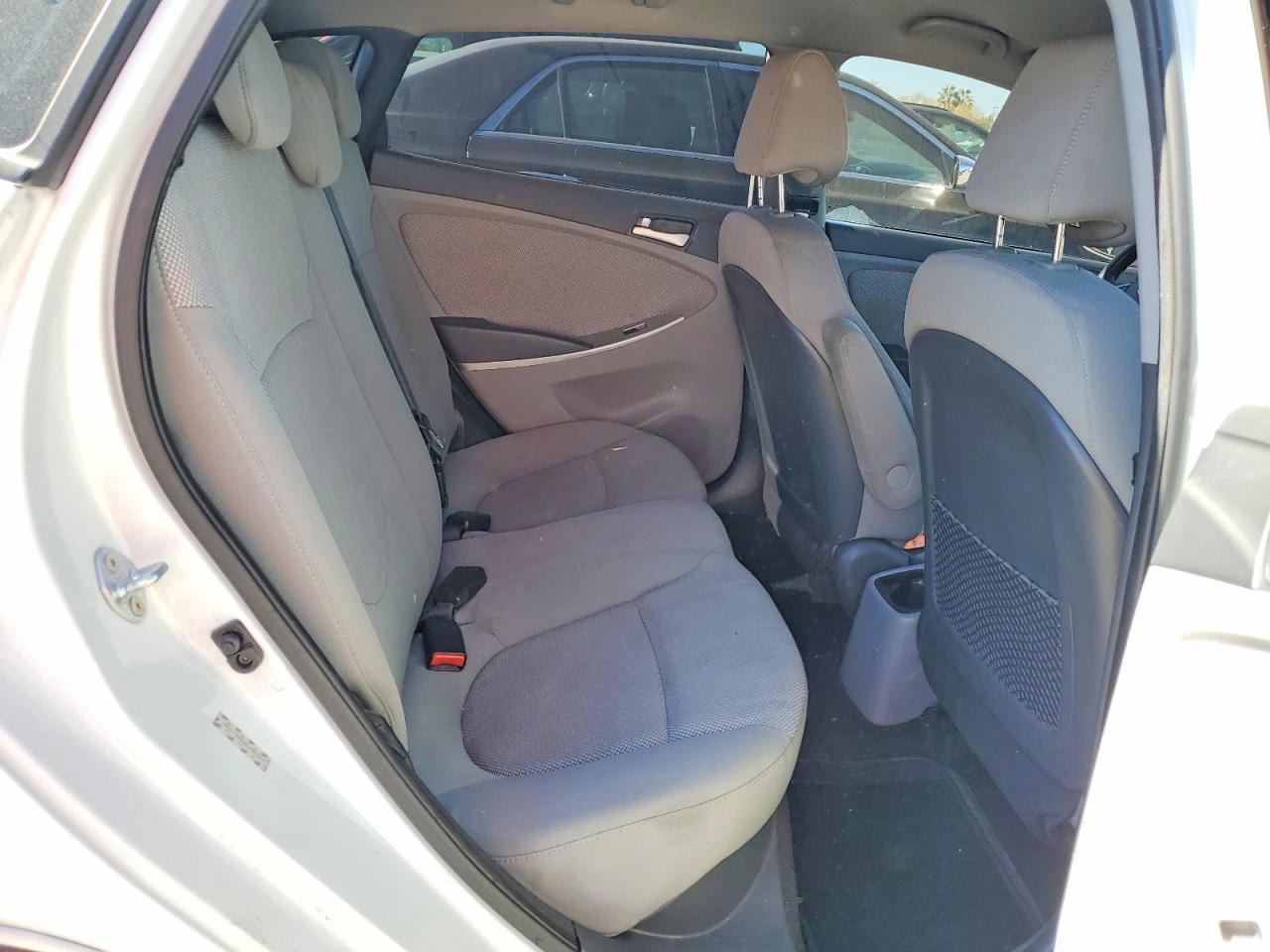 2014 Hyundai Accent Gs - zdjęcie 10