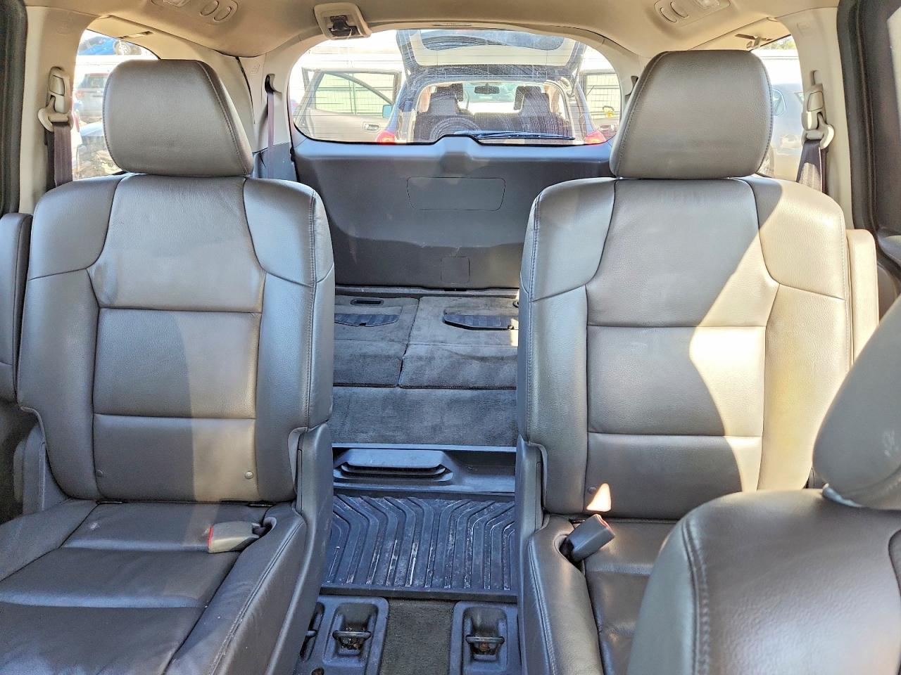2014 Honda Odyssey Touring - zdjęcie 10