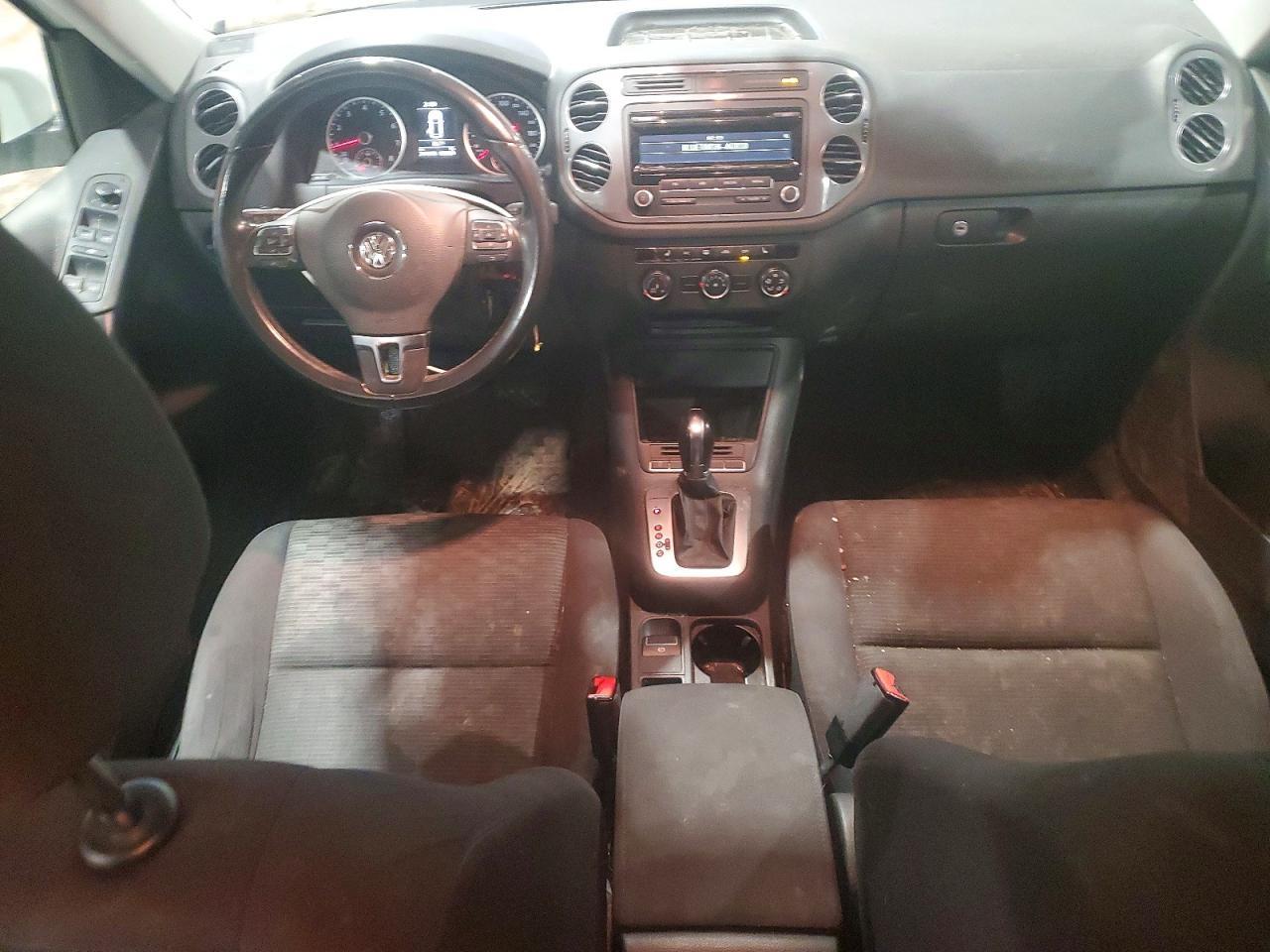 2014 Volkswagen Tiguan S - zdjęcie 8