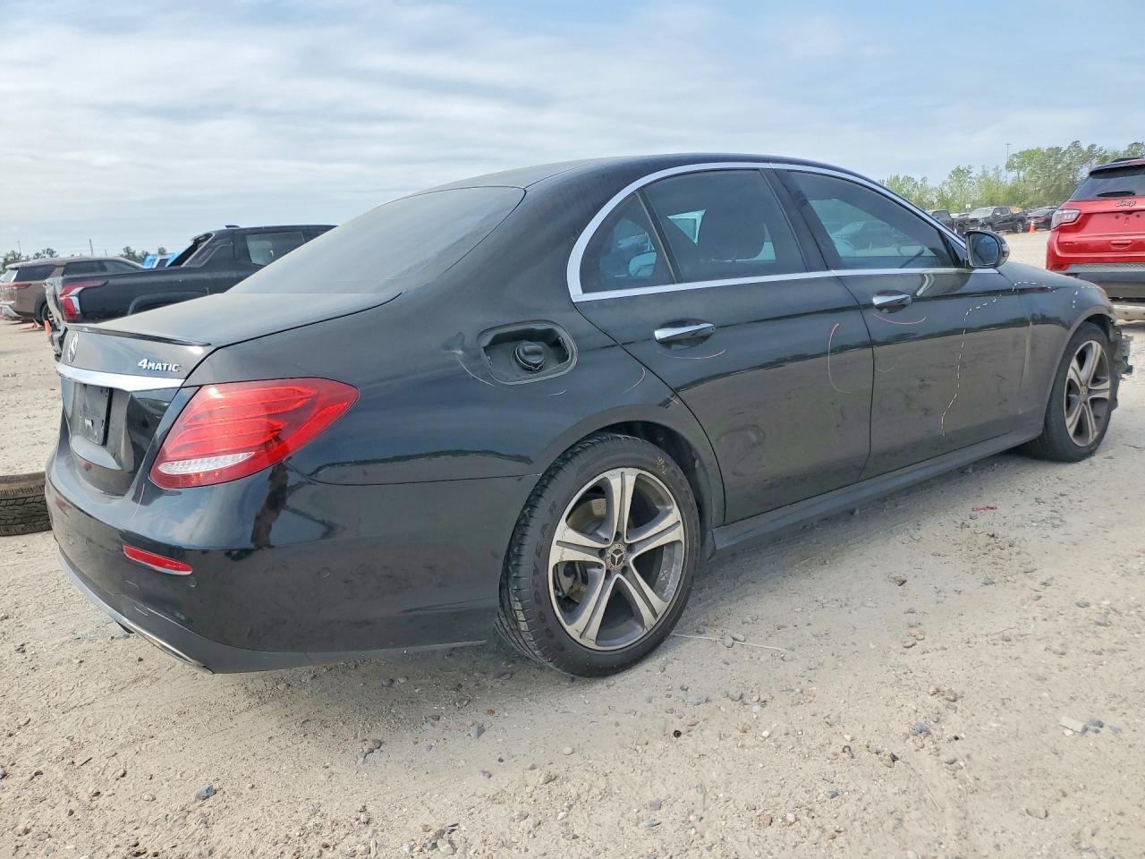 2018 Mercedes-Benz E 300 4Matic - zdjęcie 3