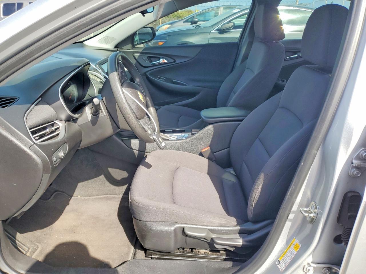 2018 Chevrolet Malibu Ls - zdjęcie 7