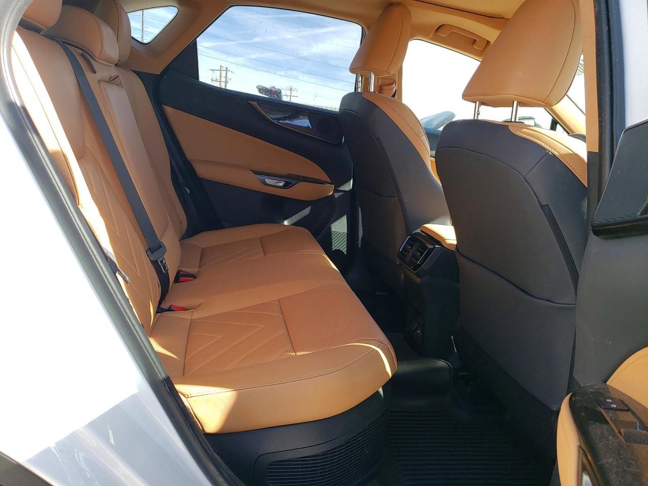 2026 Lexus Nx 450H+ Premium - zdjęcie 11