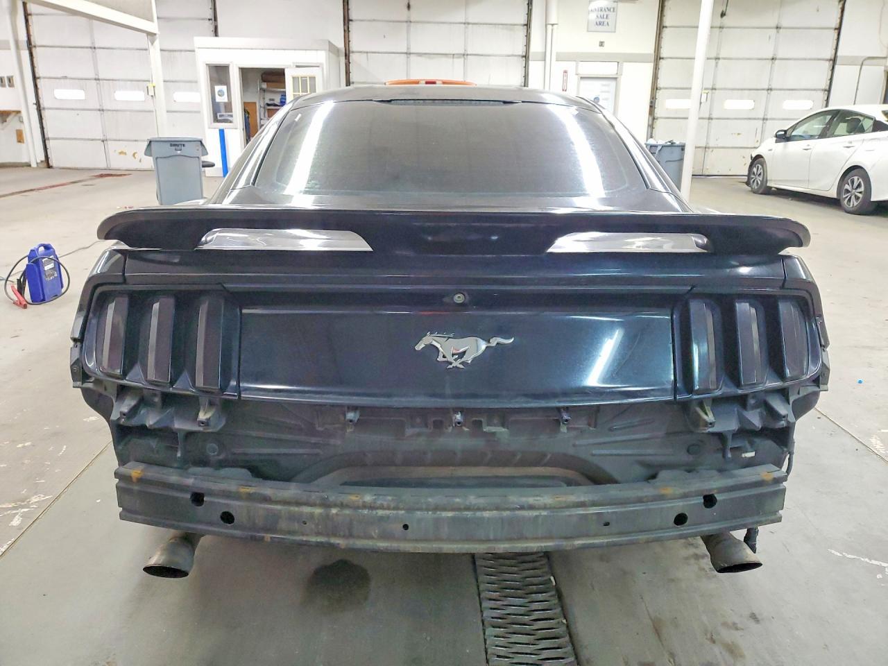 2015 Ford Mustang - zdjęcie 6