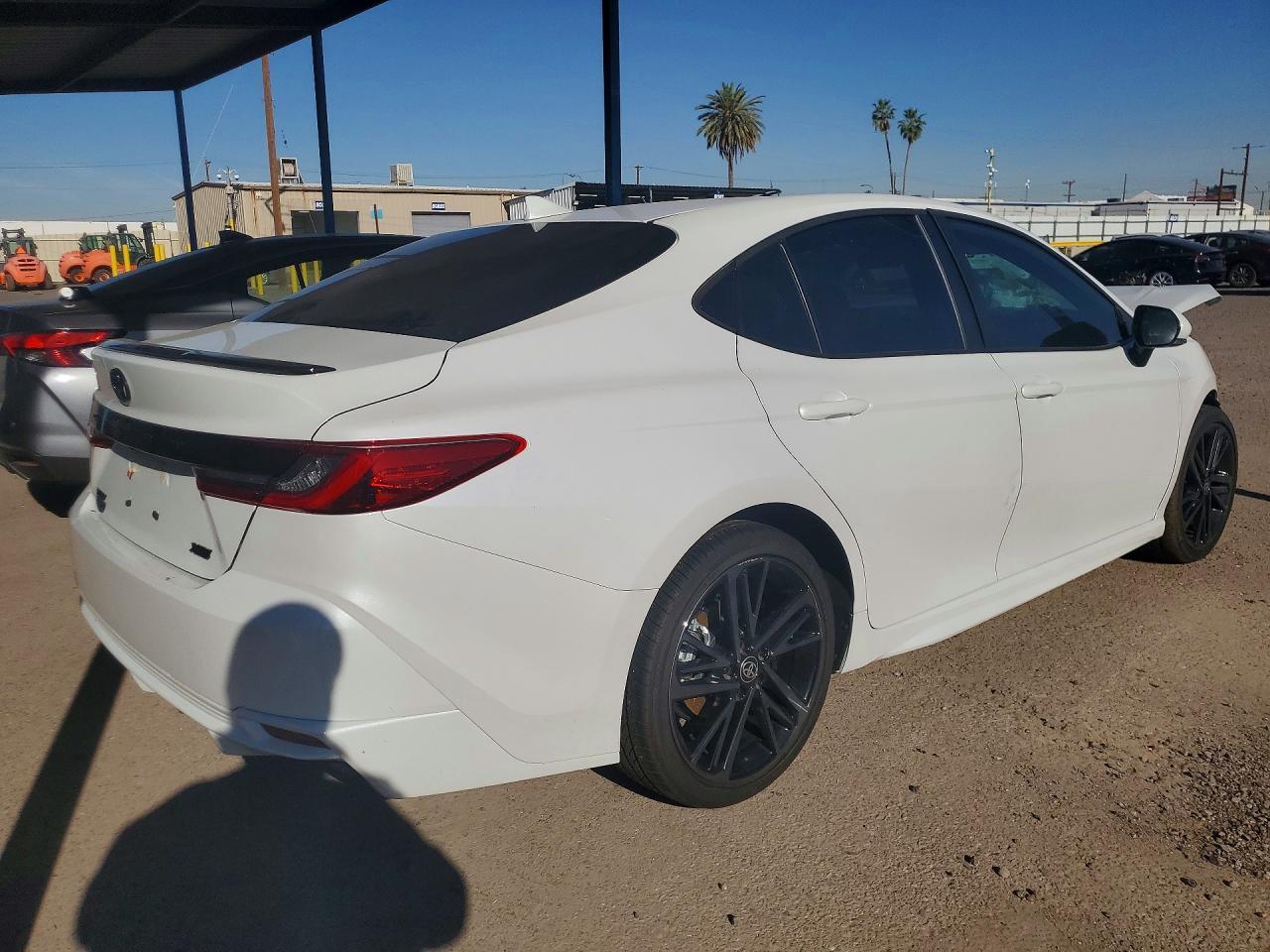 2026 Toyota Camry Xse - zdjęcie 3