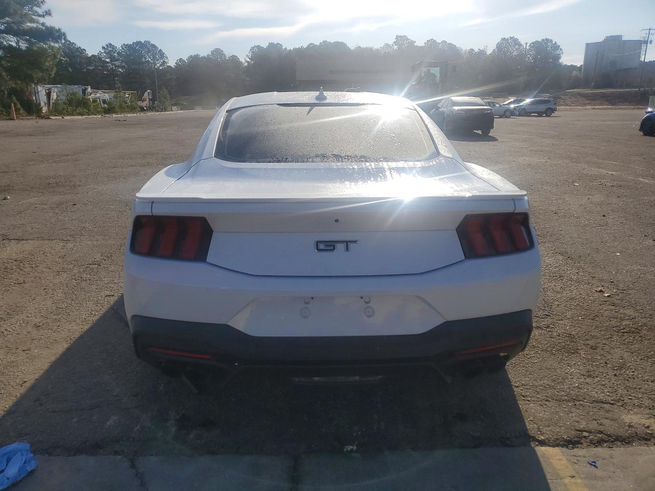 2024 Ford Mustang - zdjęcie 6