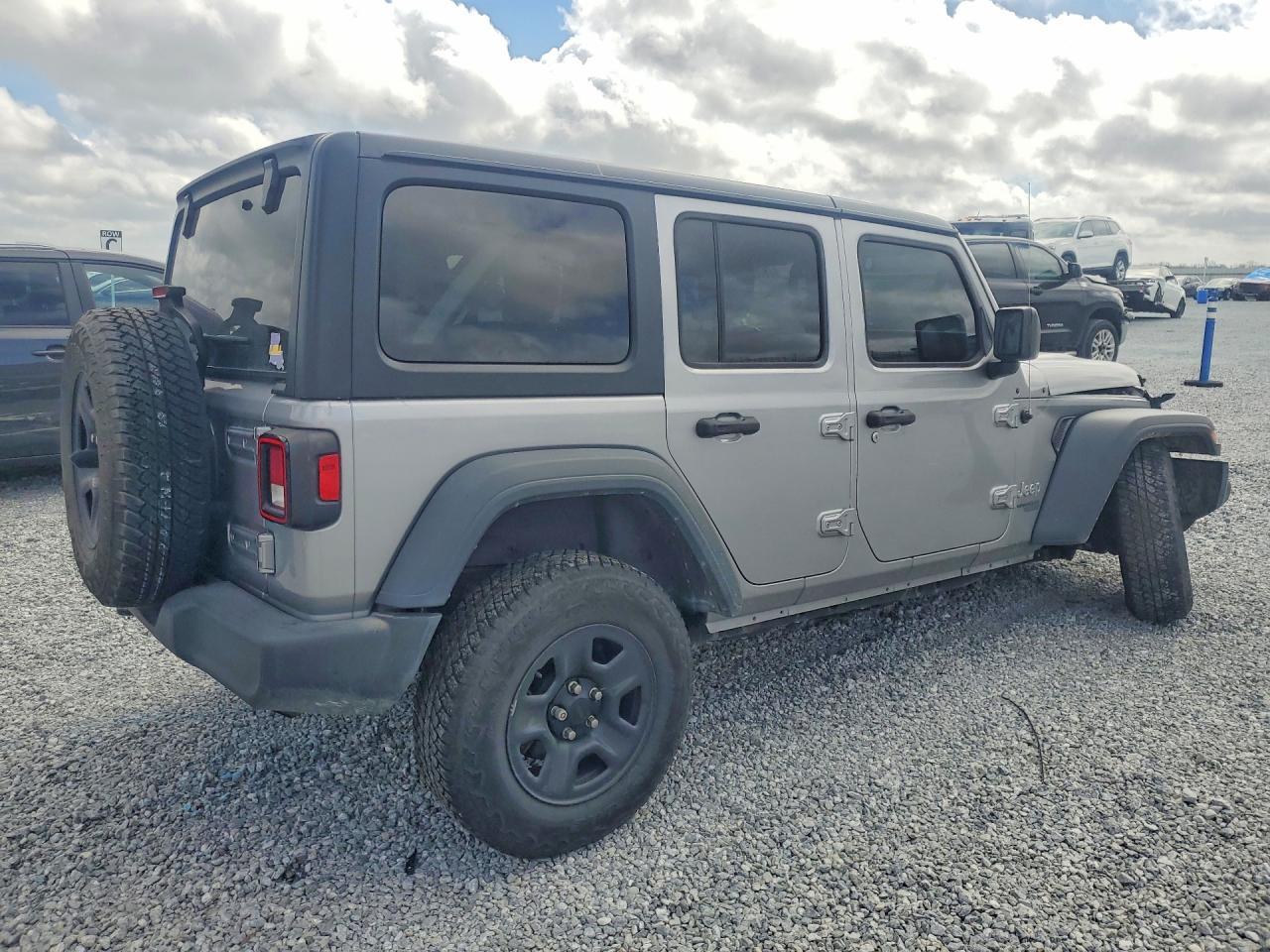 2018 Jeep Wrangler Unlimited Sport - zdjęcie 3