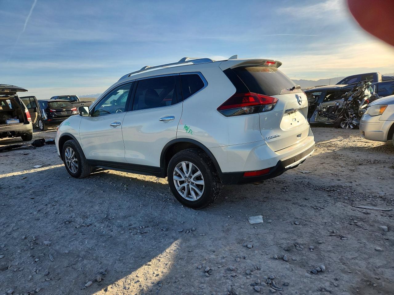 2020 Nissan Rogue Sv - zdjęcie 2