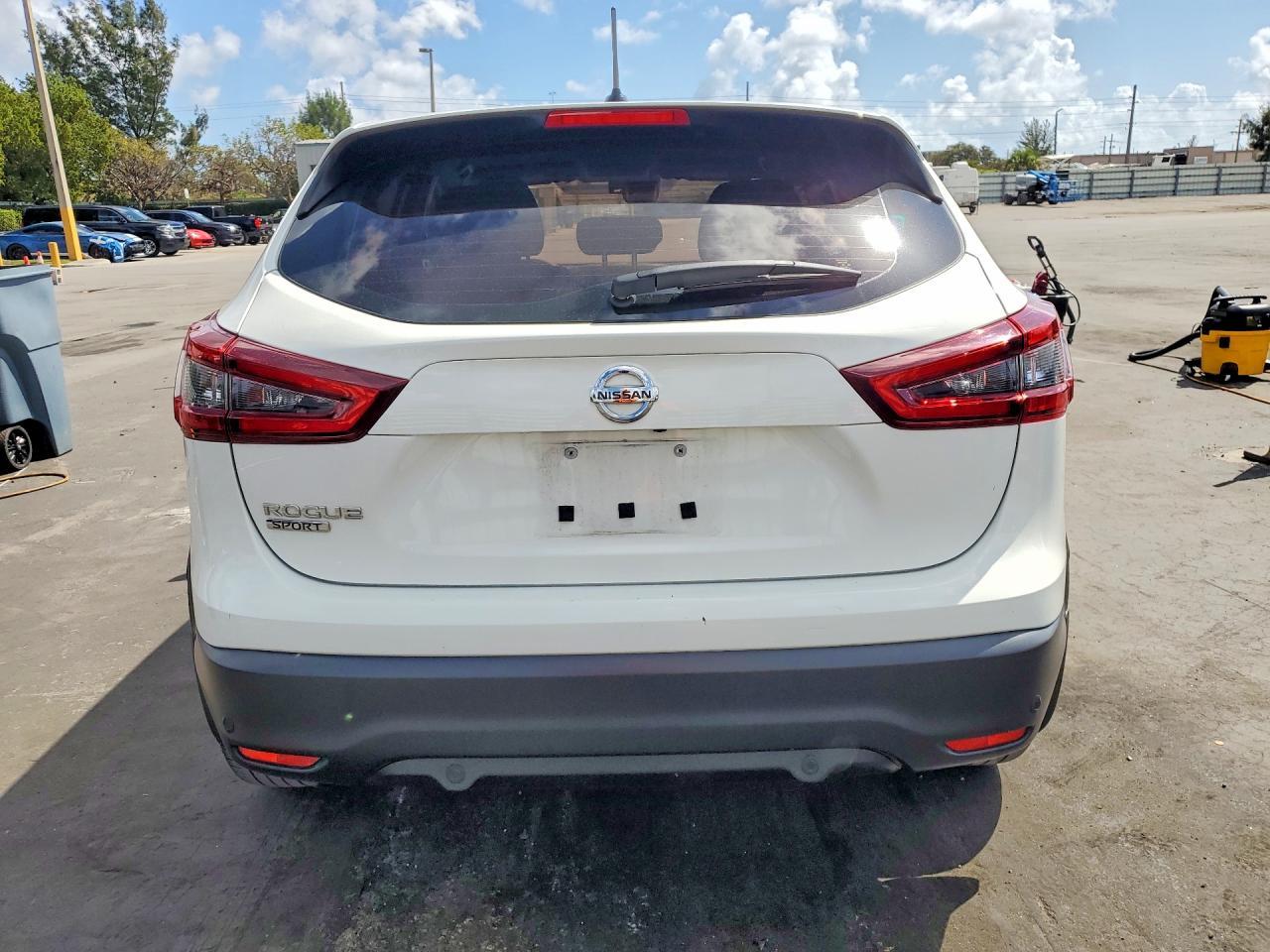 2021 Nissan Rogue Sport S - zdjęcie 6