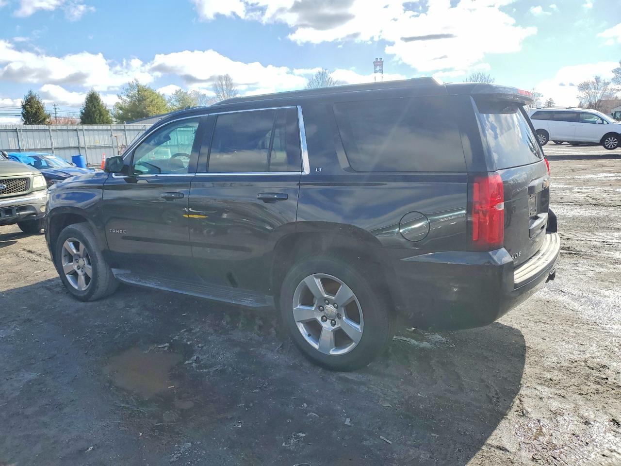 2015 Chevrolet Tahoe K1500 Lt - zdjęcie 2