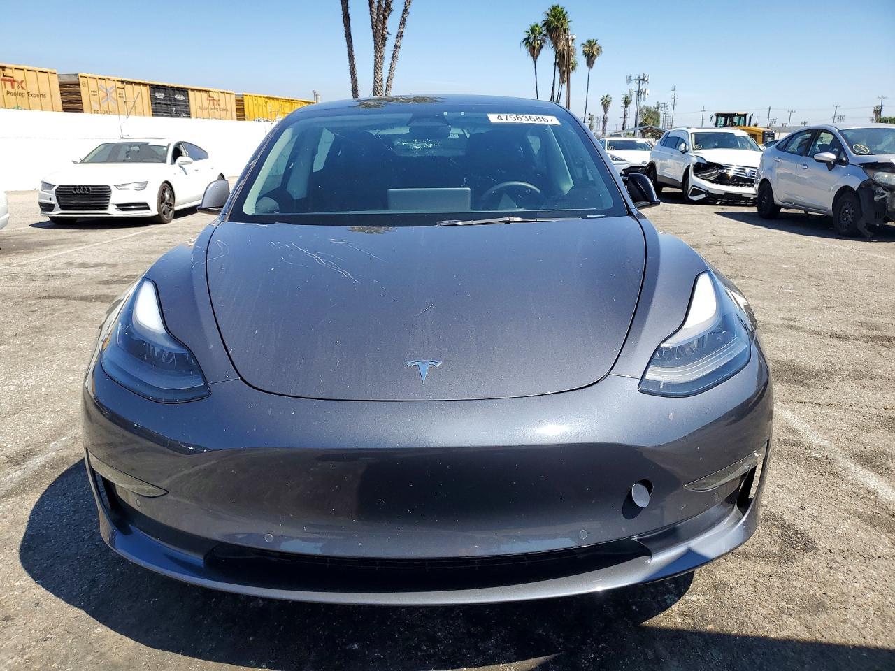 2022 Tesla Model 3 - zdjęcie 5