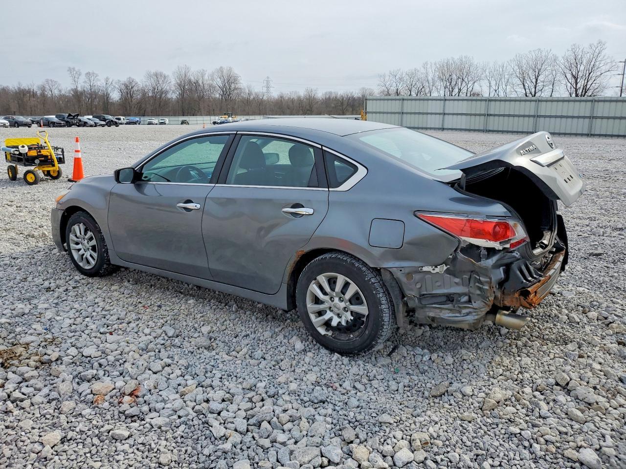 2014 Nissan Altima 2.5 S - zdjęcie 2