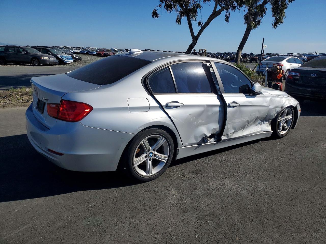 2015 BMW 320 I - zdjęcie 3
