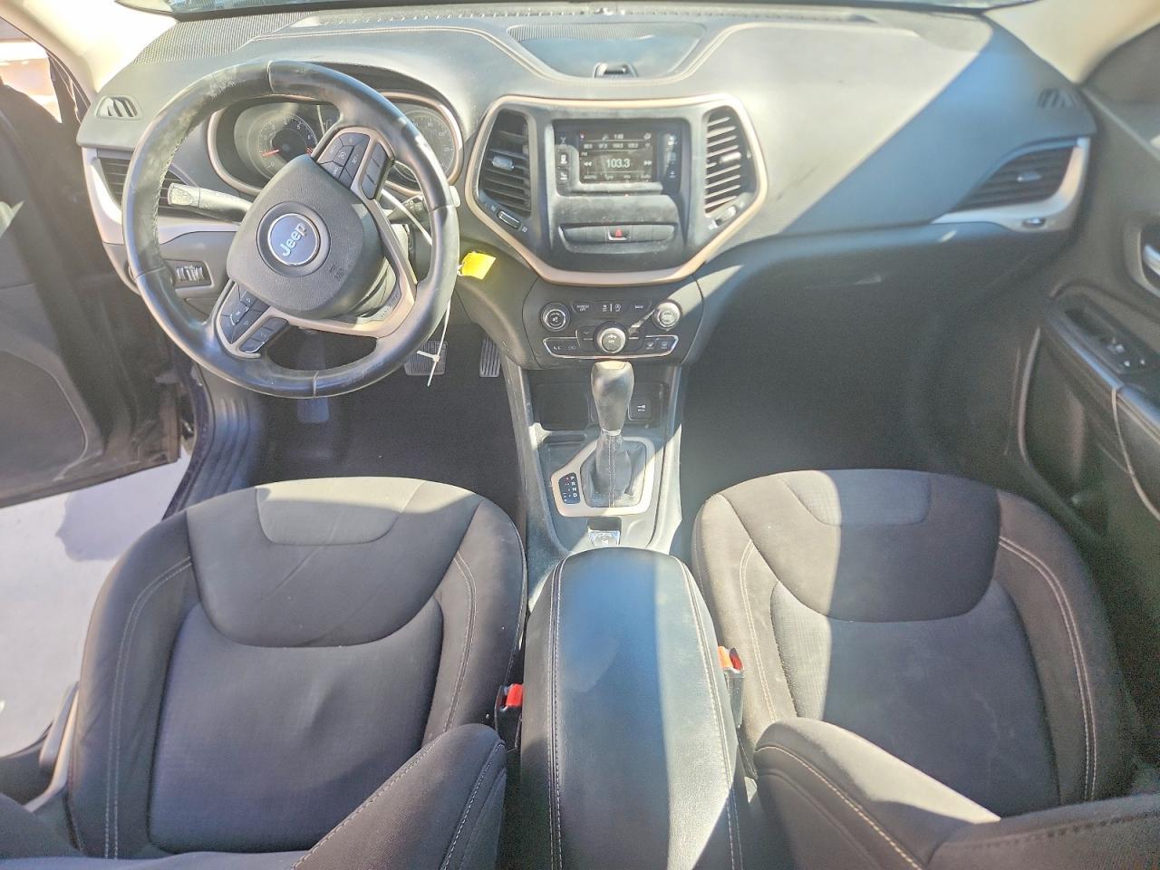 2015 Jeep Cherokee Latitude - zdjęcie 8