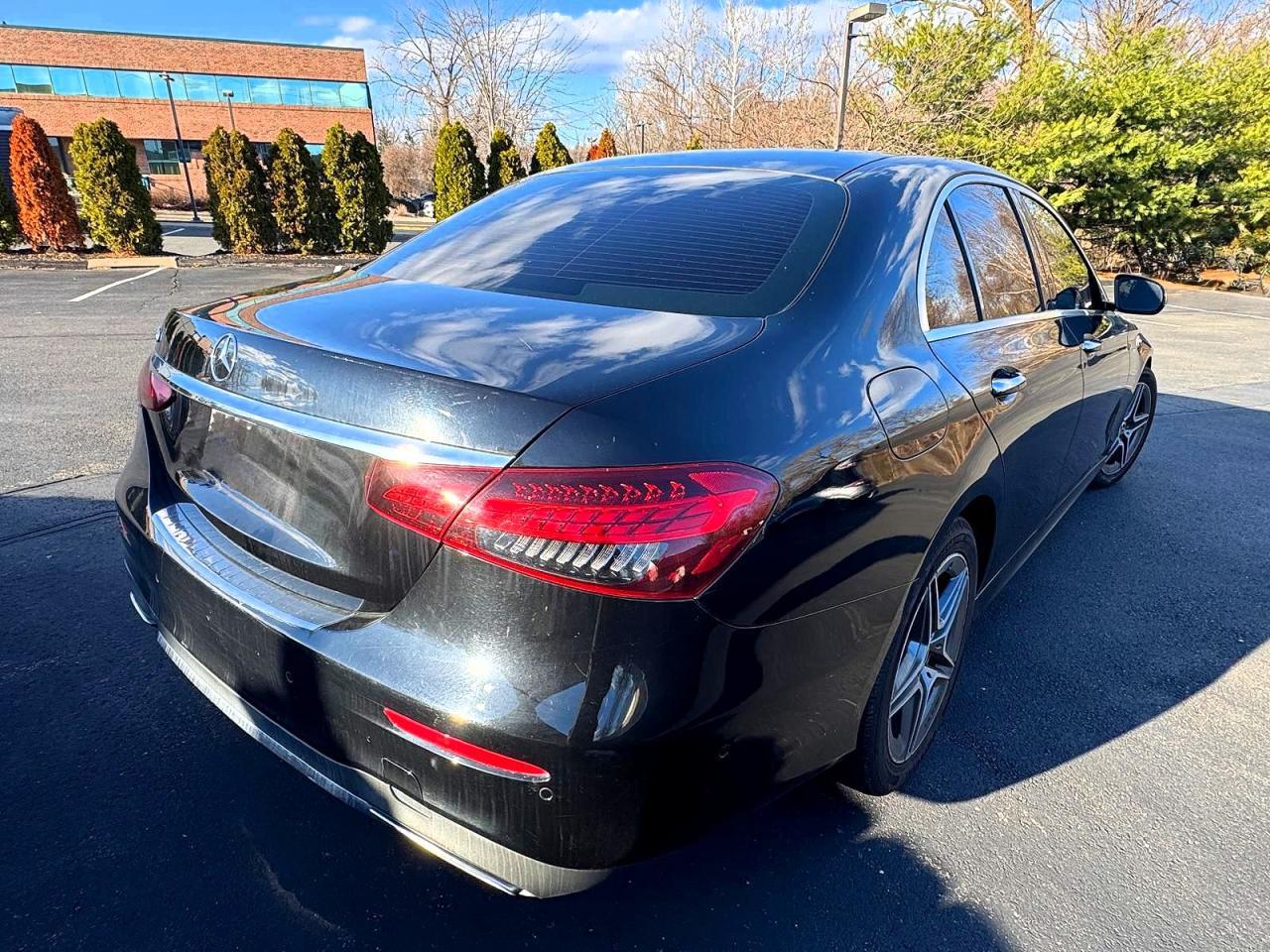 2022 Mercedes-Benz E 350 - zdjęcie 3