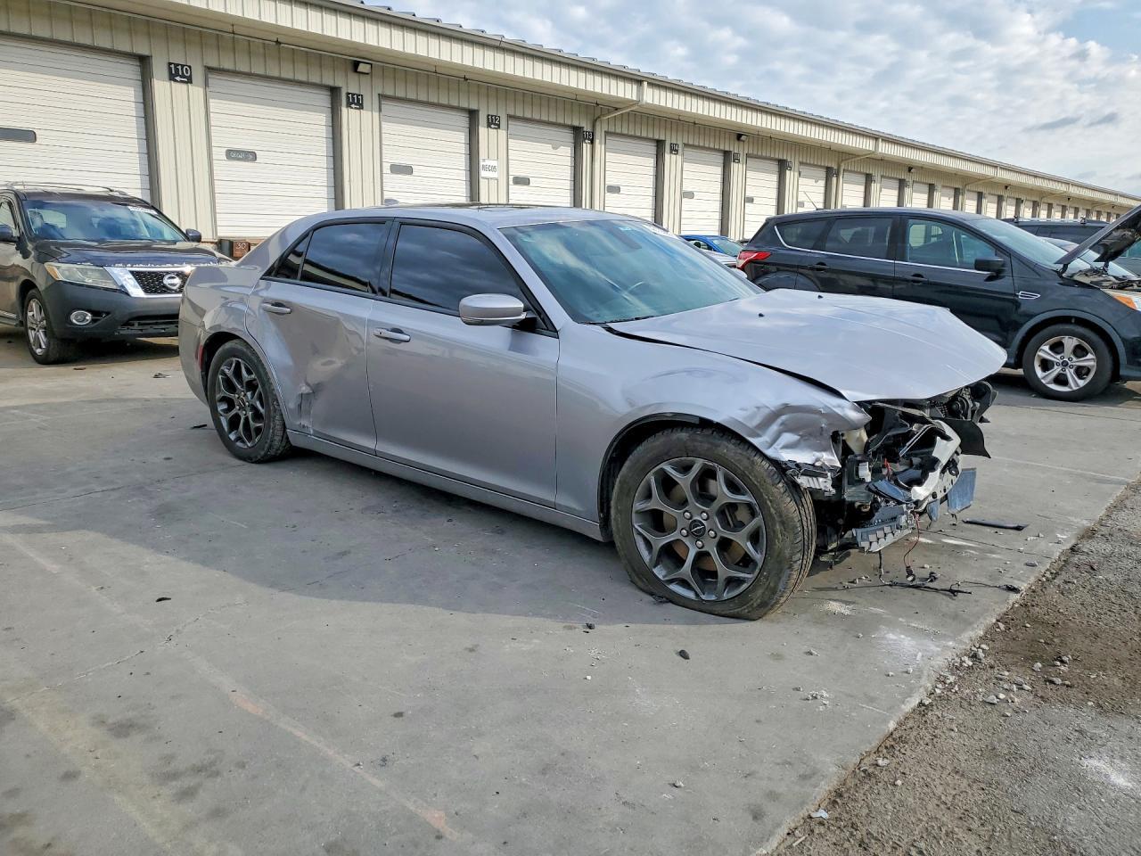 2017 Chrysler 300 S - zdjęcie 4