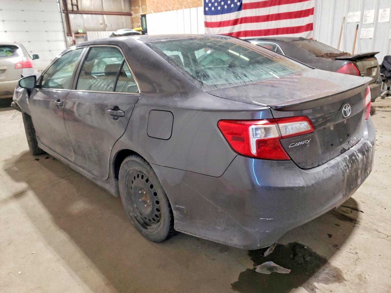 2014 Toyota Camry Se - zdjęcie 2