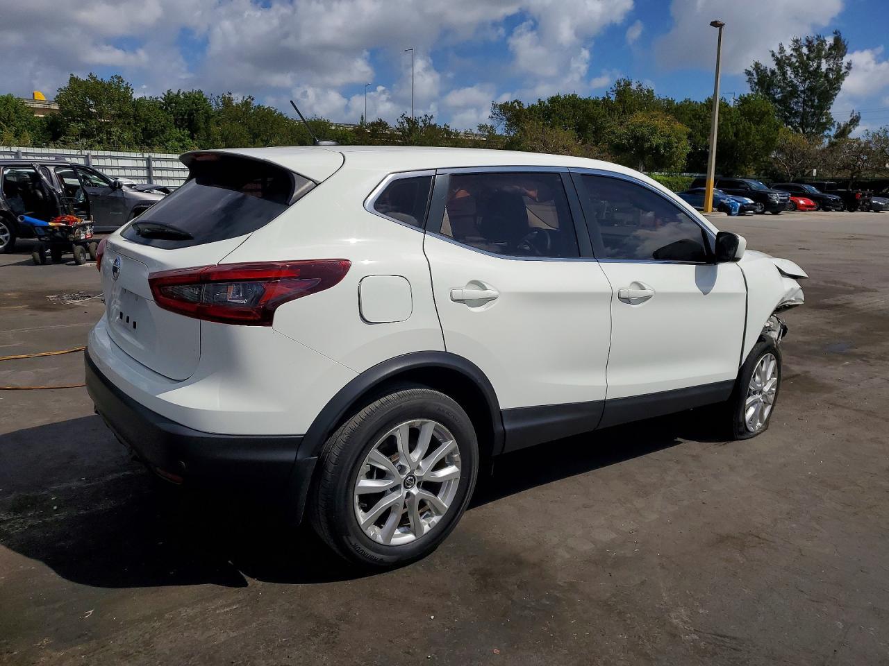 2021 Nissan Rogue Sport S - zdjęcie 3