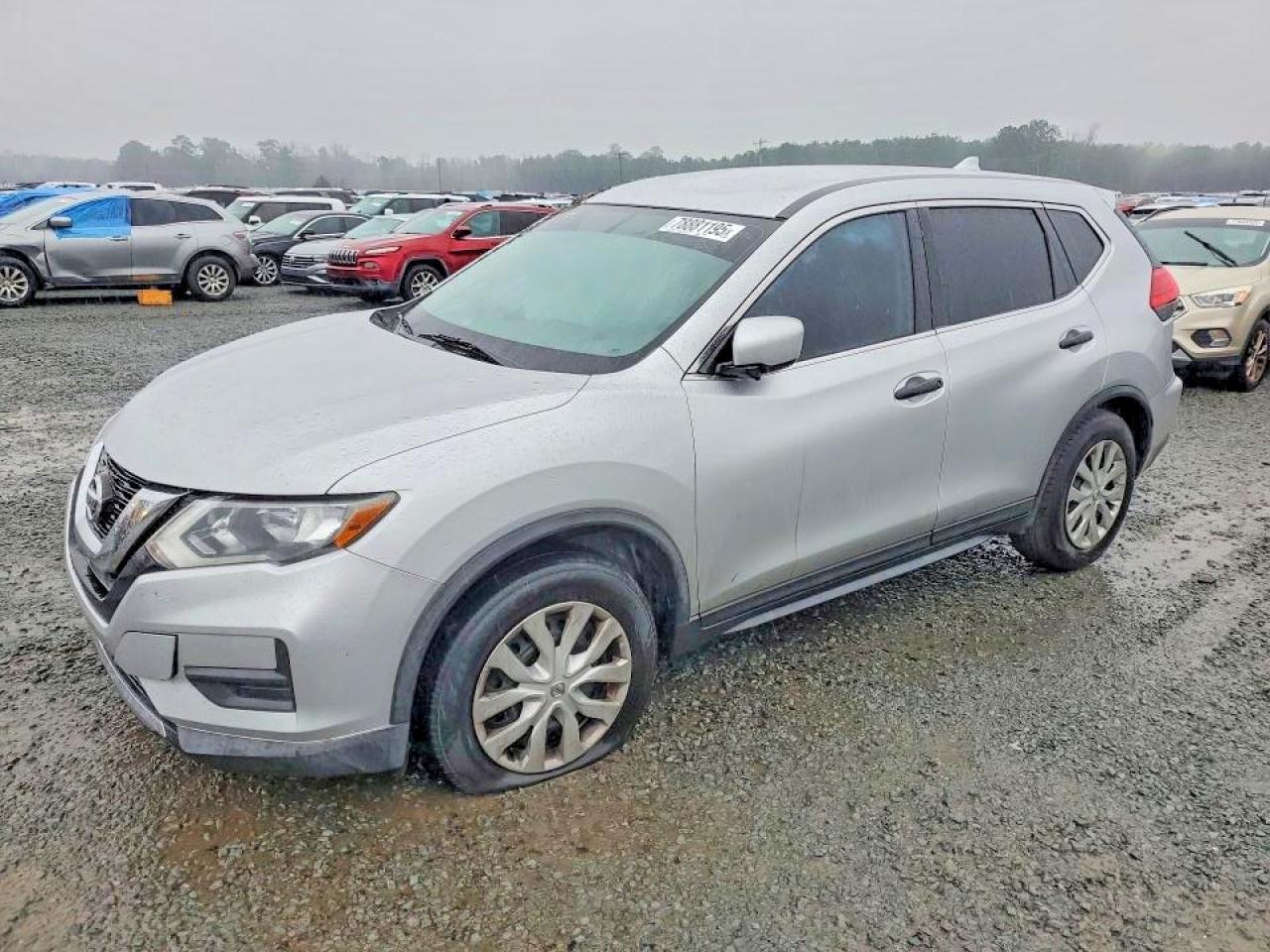 2017 Nissan Rogue S - zdjęcie główne