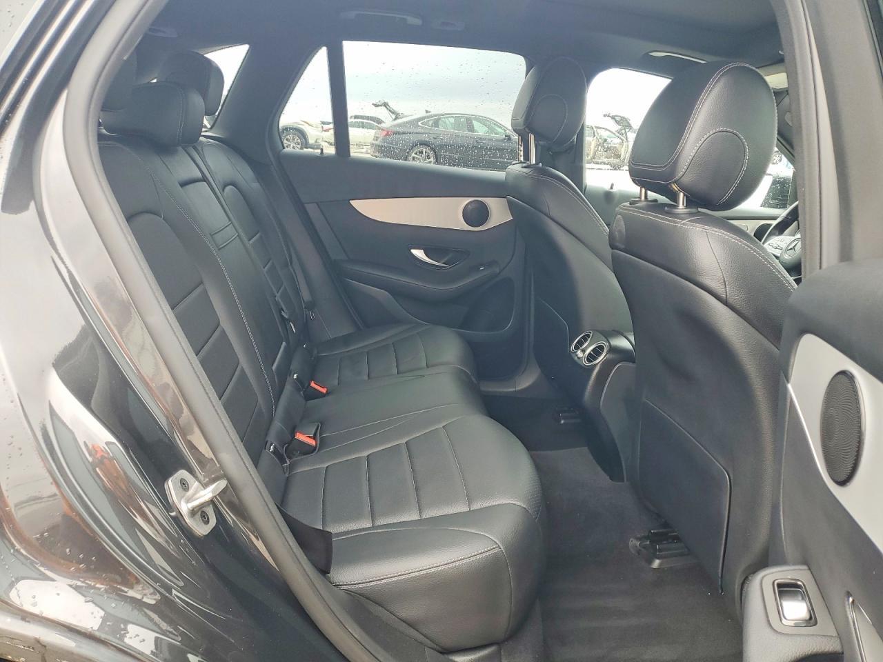 2022 Mercedes-Benz Glc 300 - zdjęcie 11