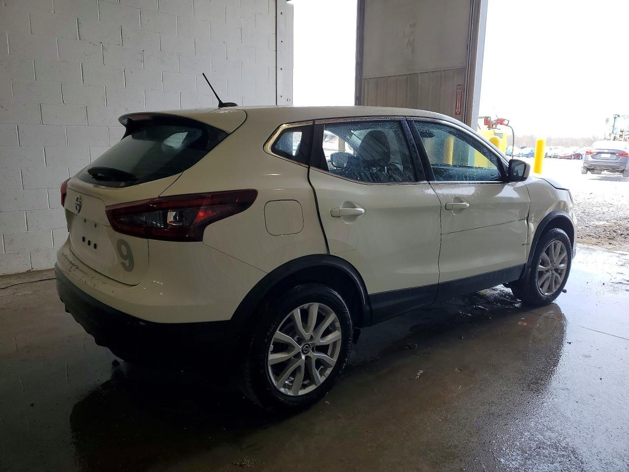 2022 Nissan Rogue Sport S - zdjęcie 3