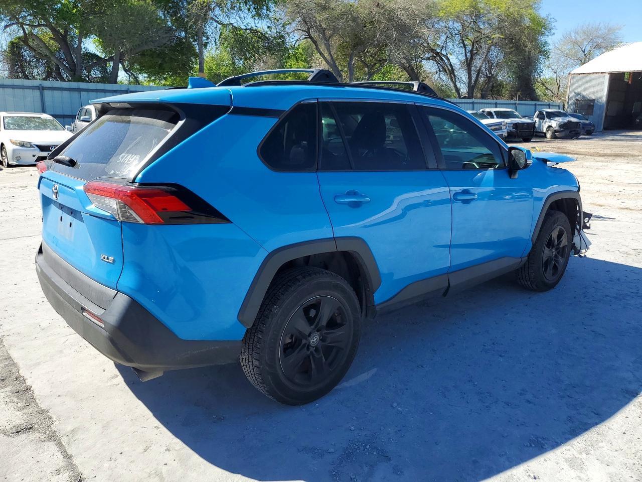 2019 Toyota Rav4 Xle - zdjęcie 3