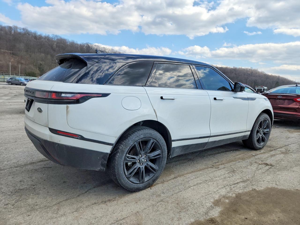 2022 Land Rover Range Rover Velar R-Dynamic S - zdjęcie 3