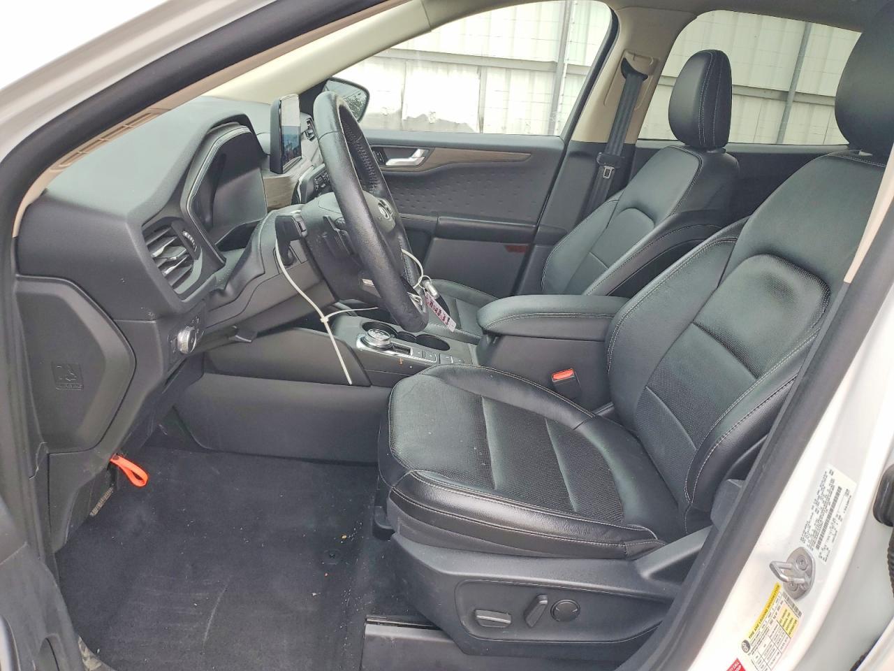 2020 Ford Escape Titanium - zdjęcie 7