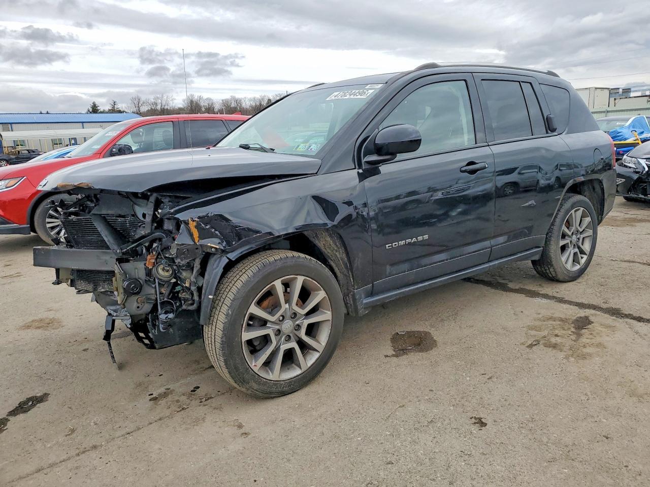 2016 Jeep Compass Latitude - zdjęcie główne