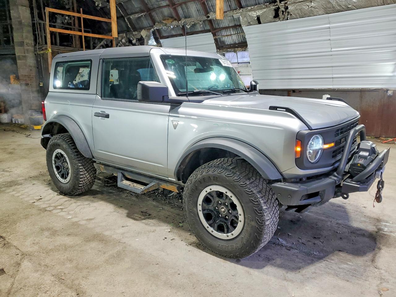 2022 Ford Bronco Base - zdjęcie 4