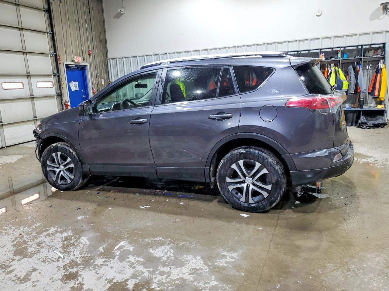 2016 Toyota Rav4 Le - zdjęcie 2