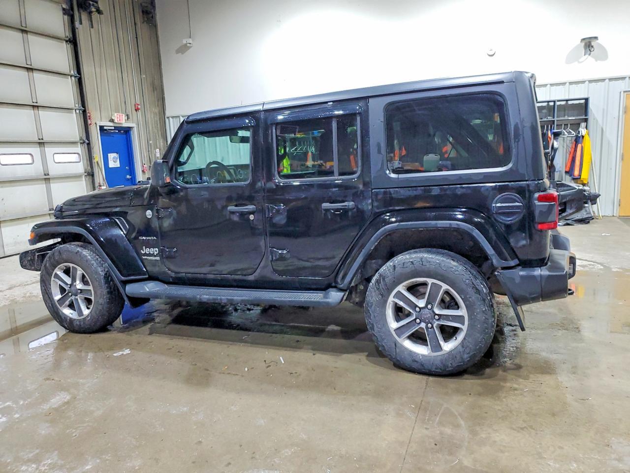 2018 Jeep Wrangler Unlimited Sahara - zdjęcie 2