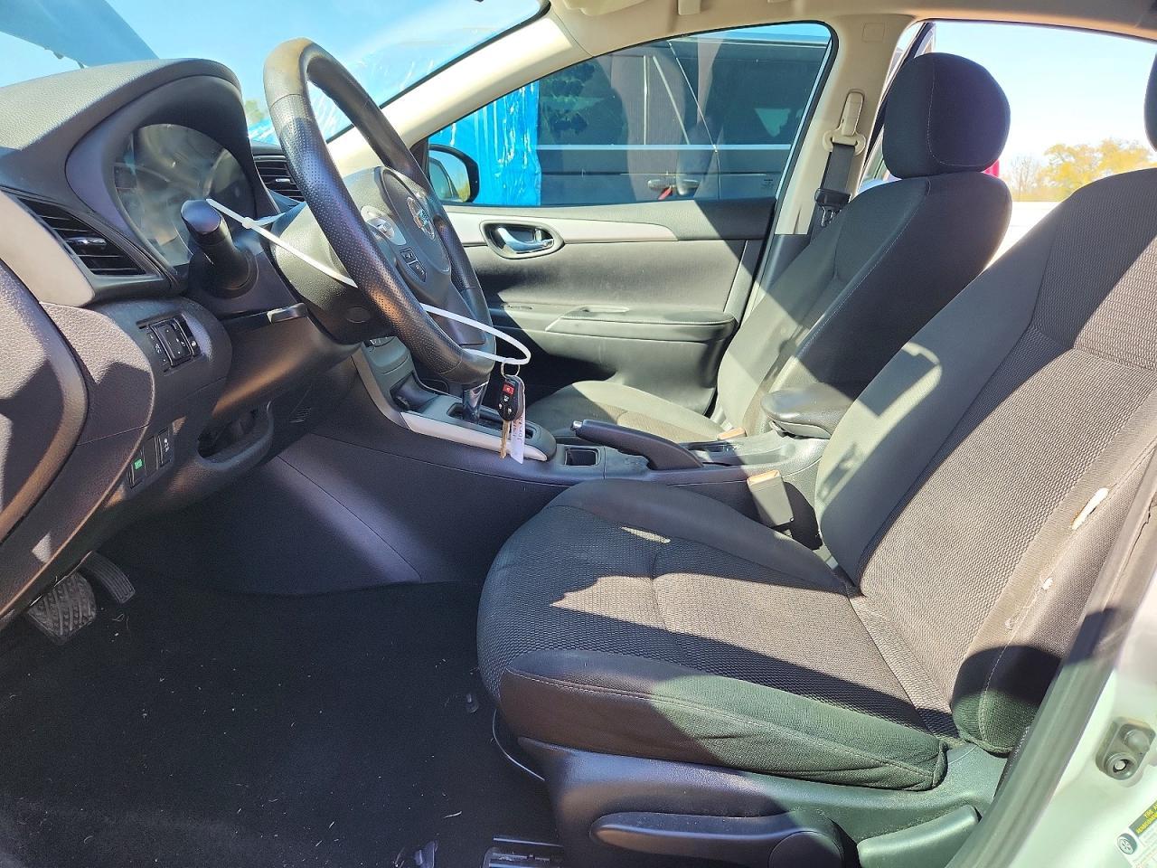 2019 Nissan Sentra S - zdjęcie 7