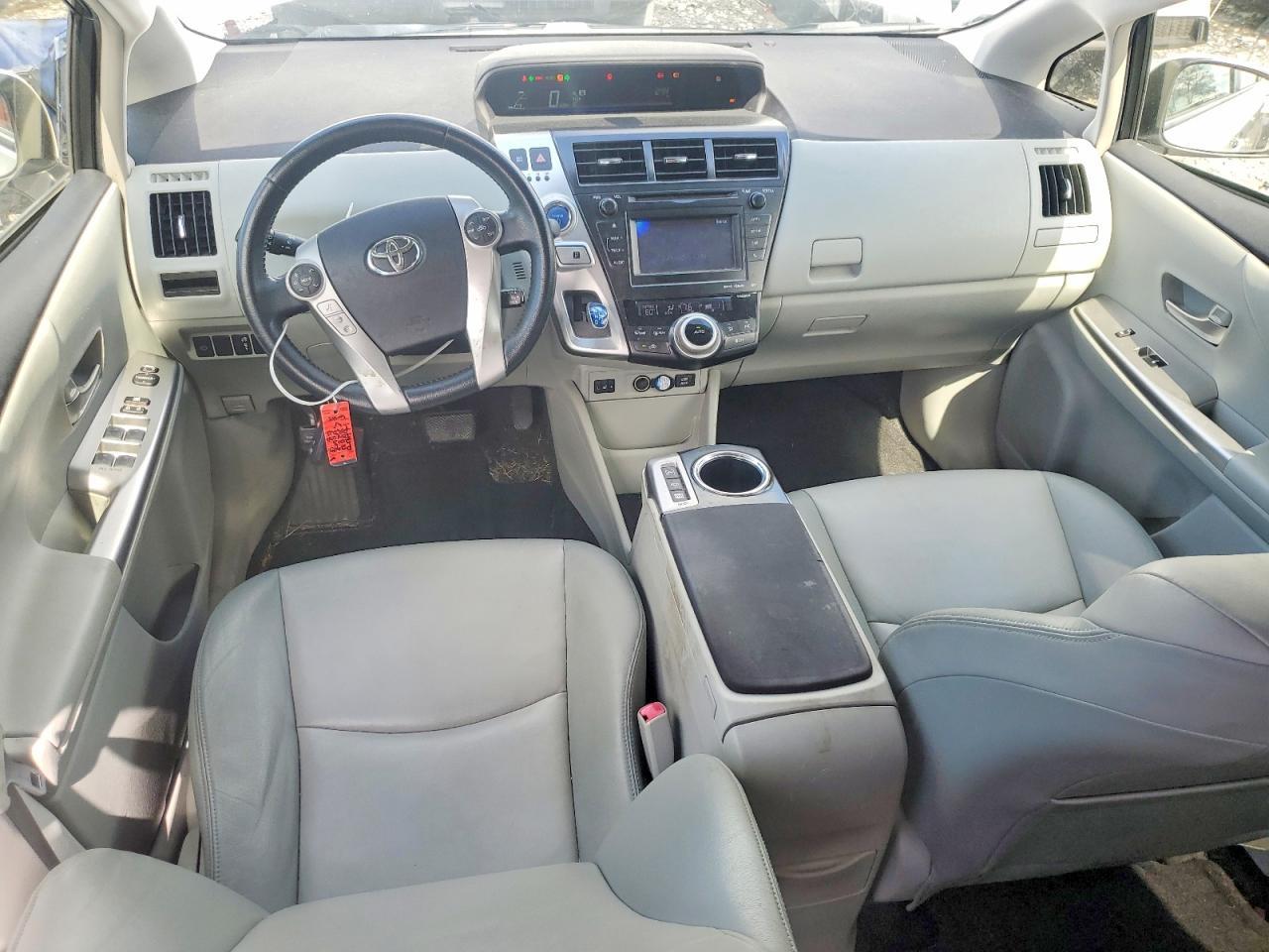 2013 Toyt Prius V - zdjęcie 8