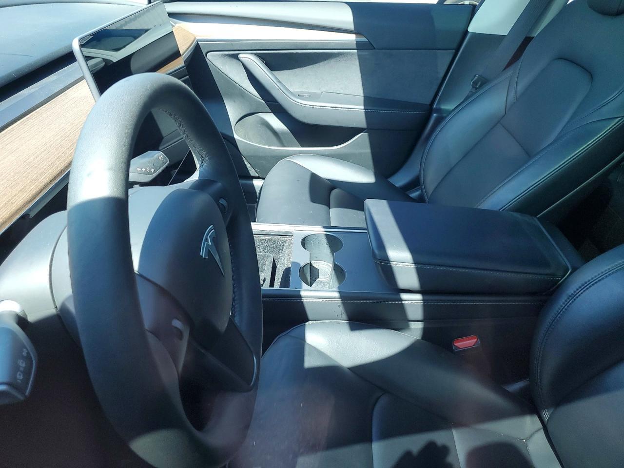 2022 Tesla Model 3 - zdjęcie 9