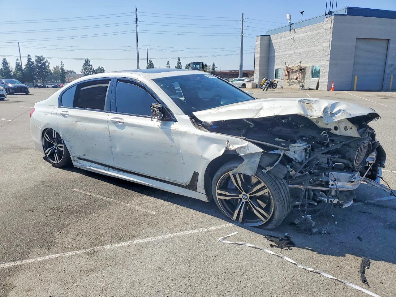 2018 BMW 750 I - zdjęcie 4