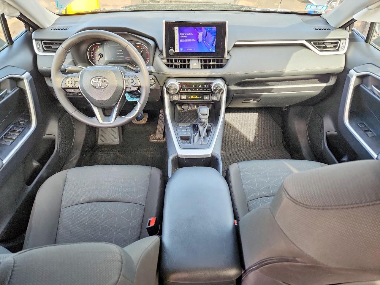 2024 Toyota Rav4 Xle - zdjęcie 8
