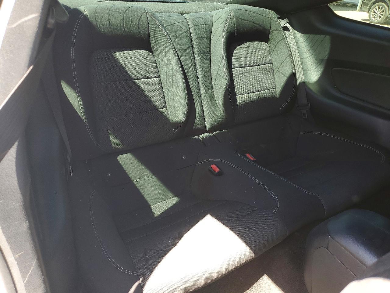 2015 Ford Mustang - zdjęcie 10