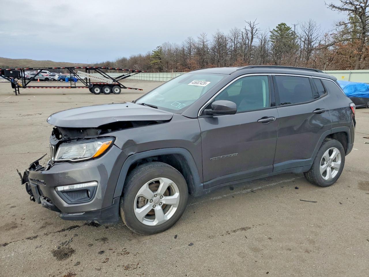 2019 Jeep Compass Latitude - zdjęcie główne