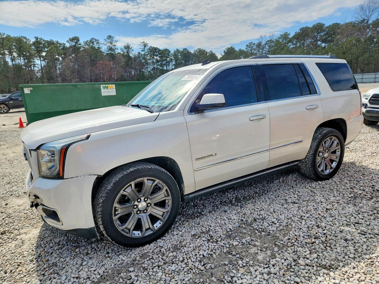 2015 GMC Yukon Denali - zdjęcie główne
