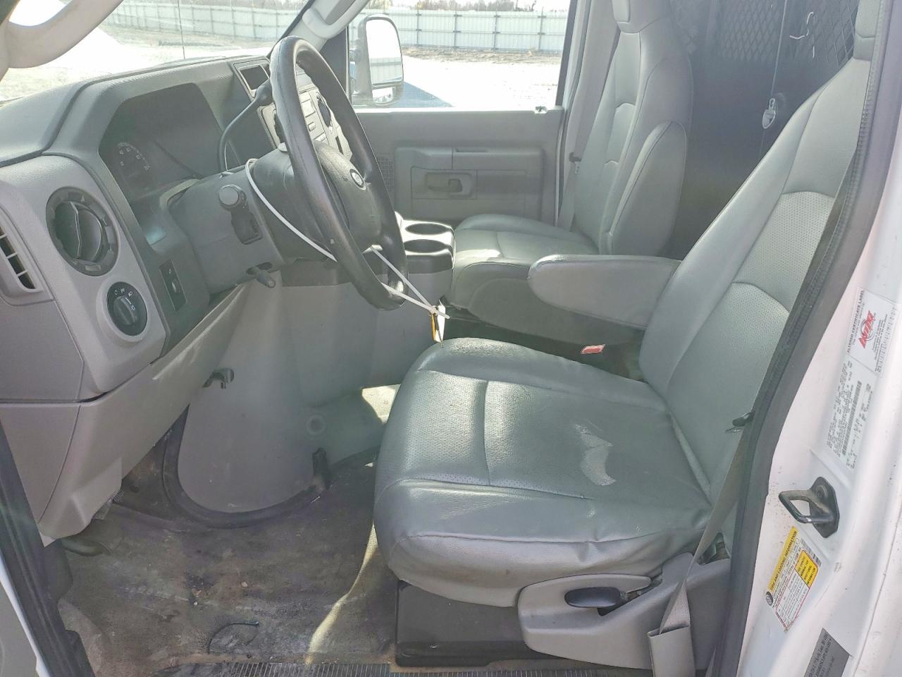 2013 Ford Econoline E250 Van - zdjęcie 7