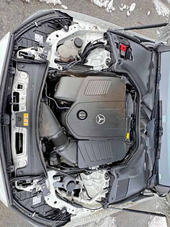 2022 Mercedes-Benz C 300 - zdjęcie 7