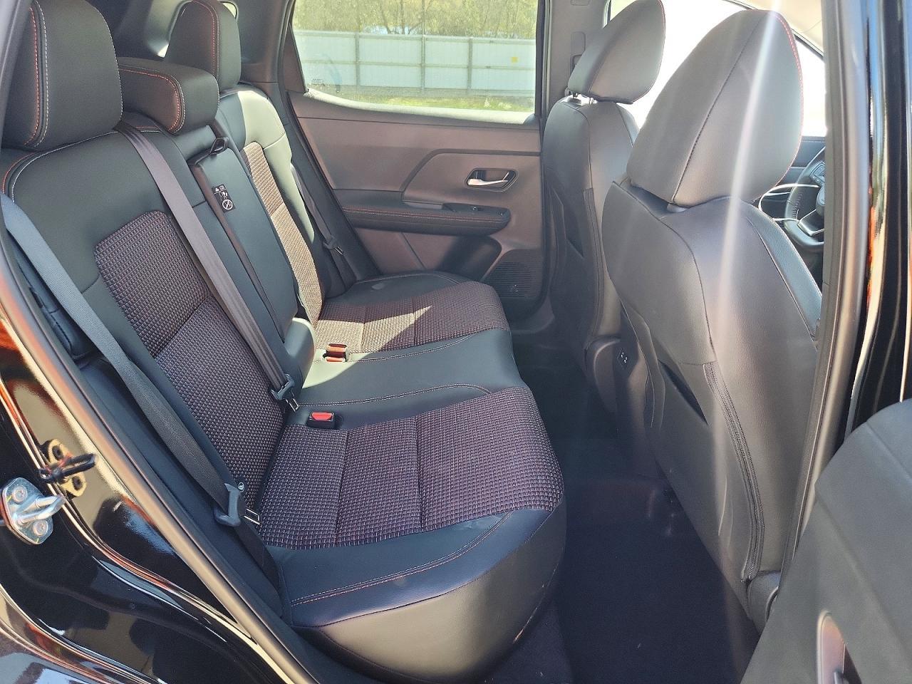 2025 Nissan Kicks Sr - zdjęcie 10