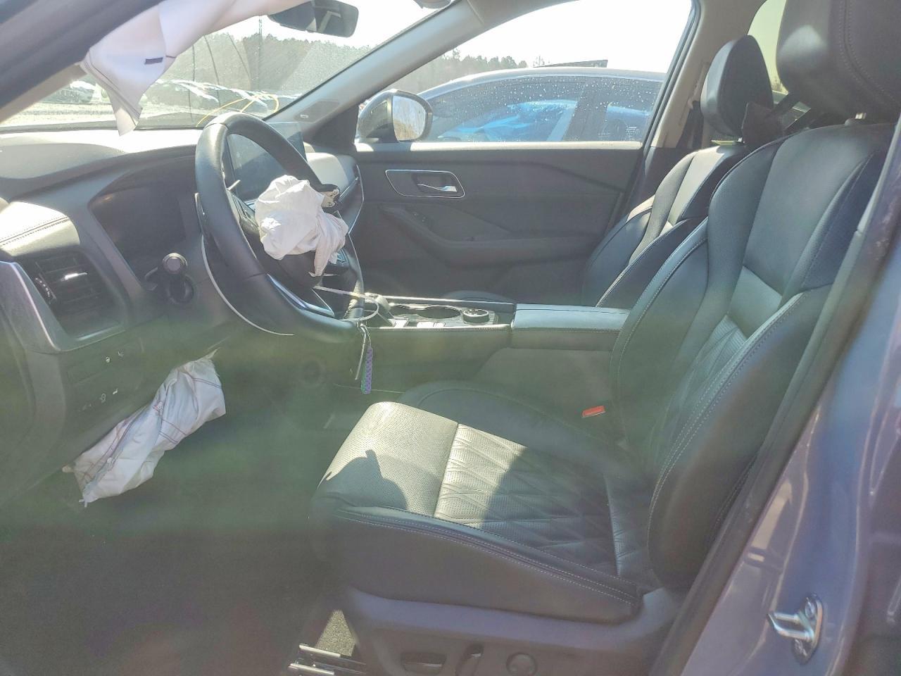 2024 Nissan Rogue Platinum - zdjęcie 7