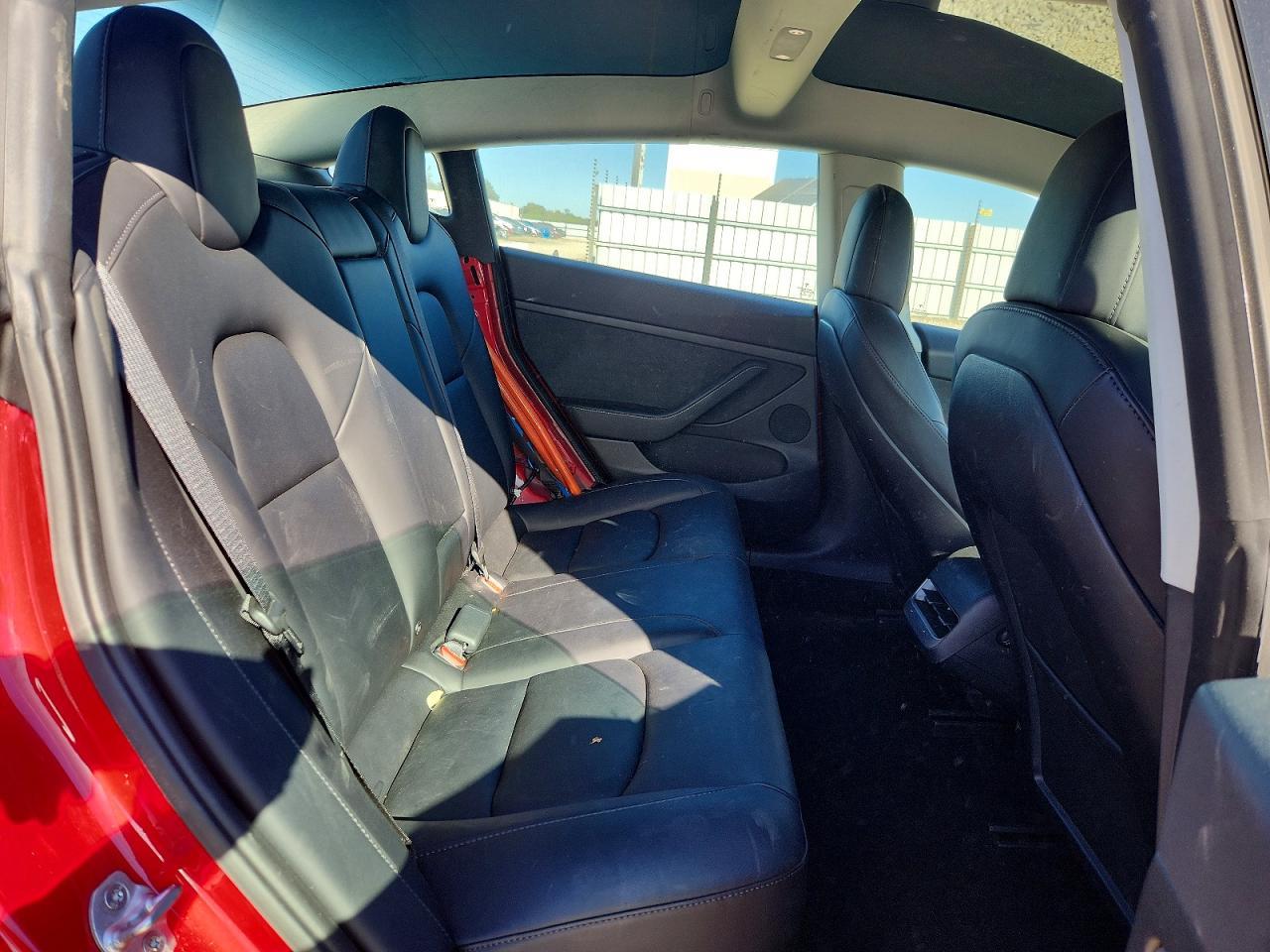 2022 Tesla Model 3 - zdjęcie 10