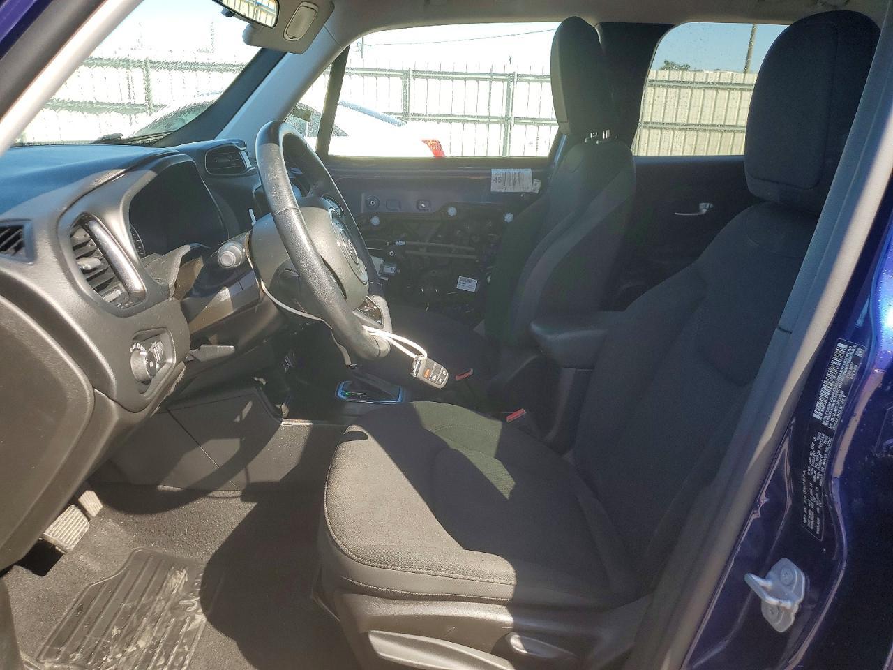 2020 Jeep Renegade Latitude - zdjęcie 7